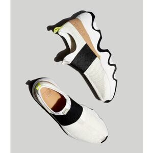 New Sorel Kinetic Impact II Strap Sneaker in Sea Salt/ Black Women's Size 7